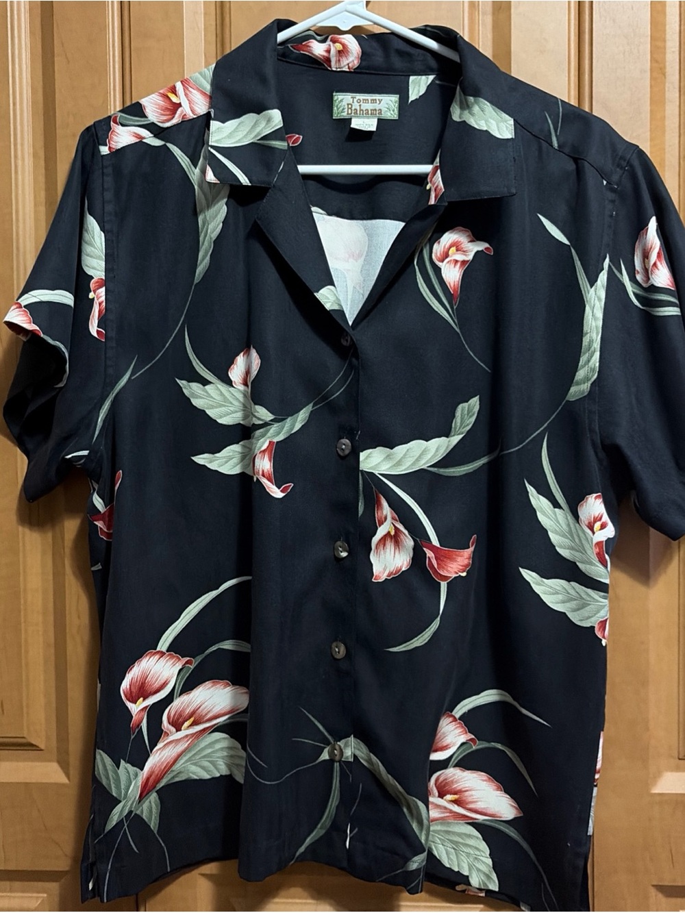 Tommy Bahama Black Floral Short-Sleeve Button-Down with Red Accents